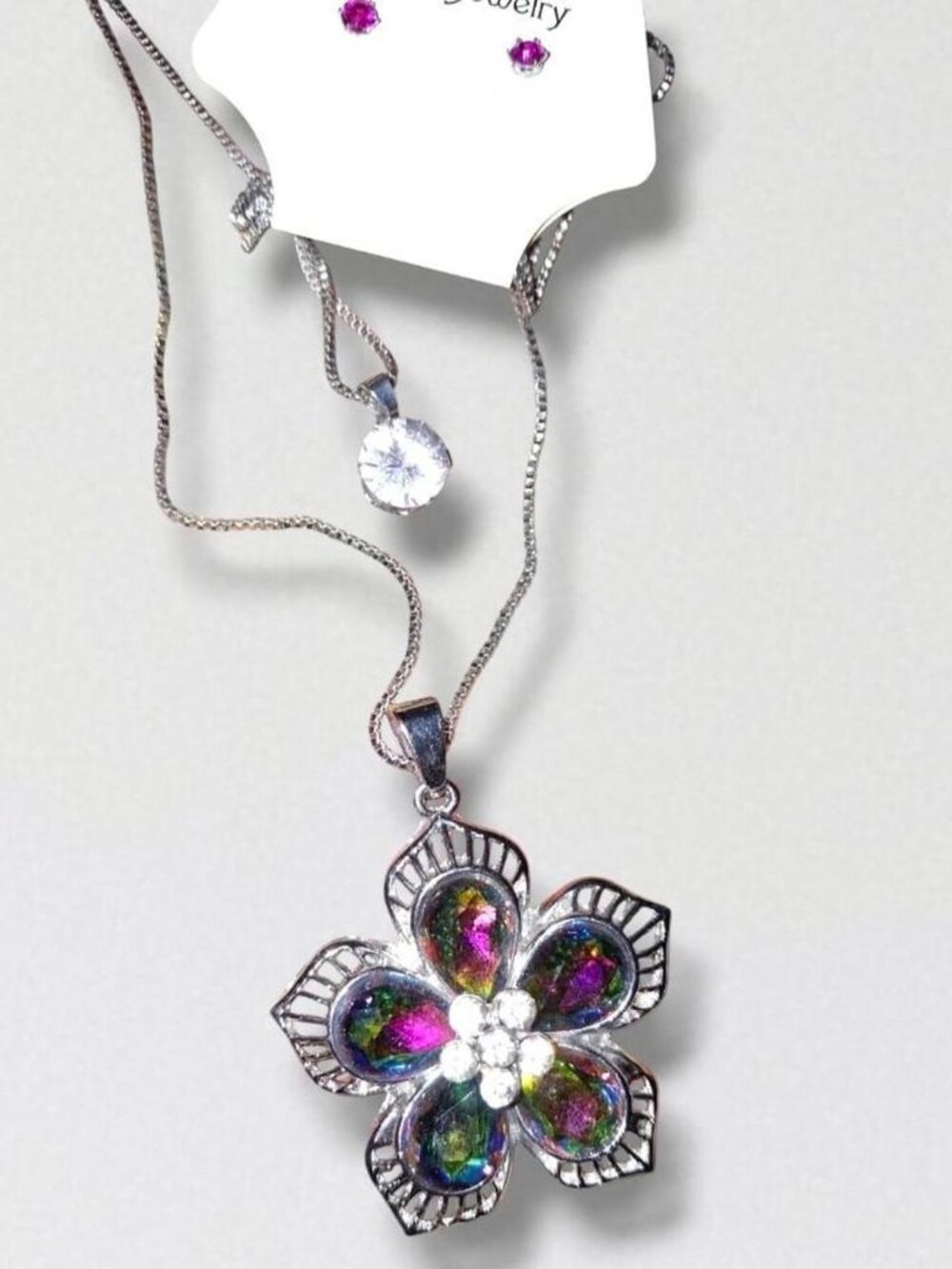 nwt two strand Silver flower necklace. one layer with rhinestone solitaire set
